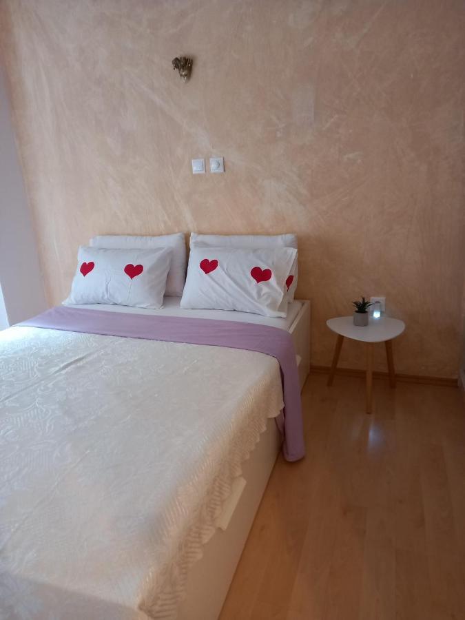 Tiny Treasure Apartment Афины Экстерьер фото